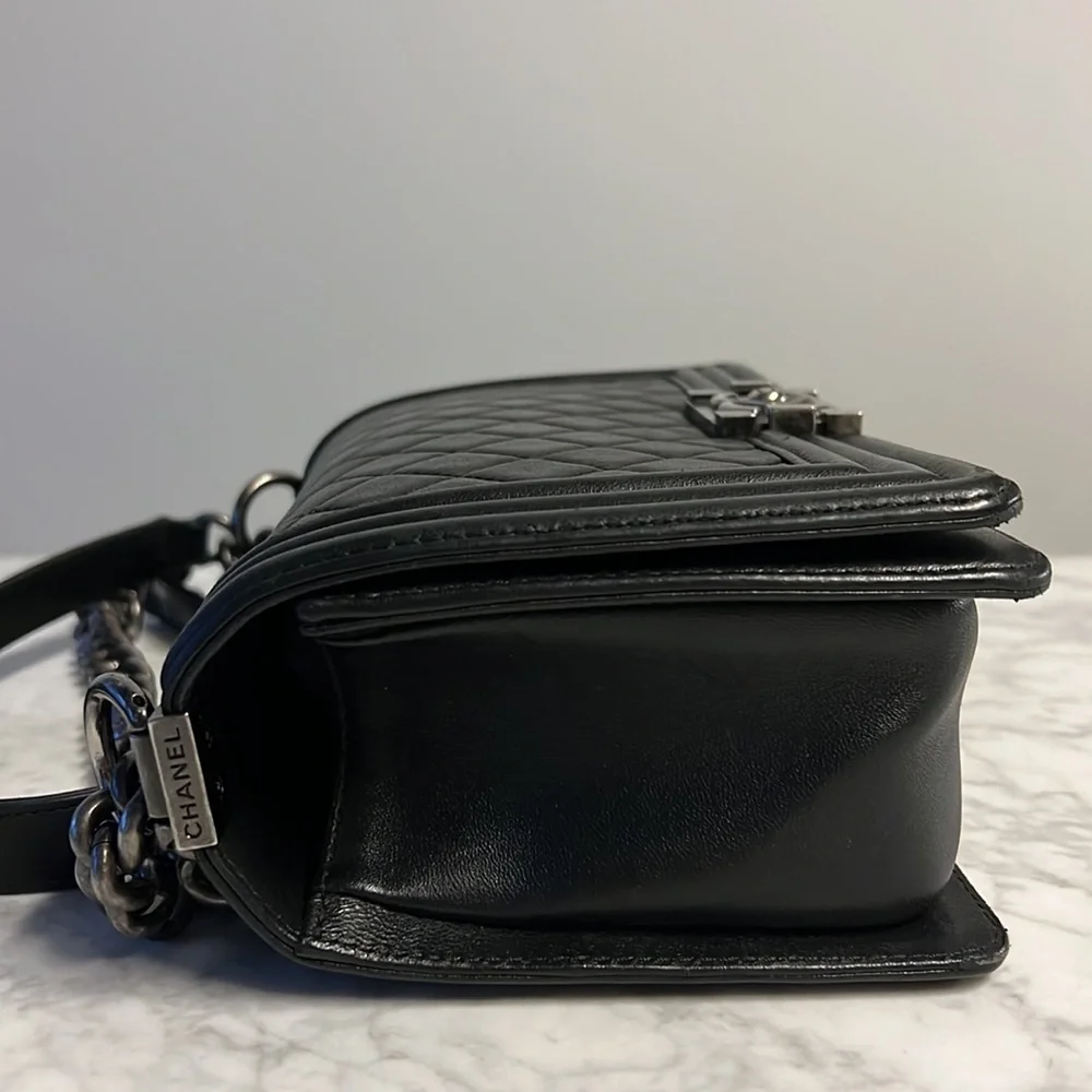 CHANEL Calfskin Quilted Medium Boy Flap Bag Black